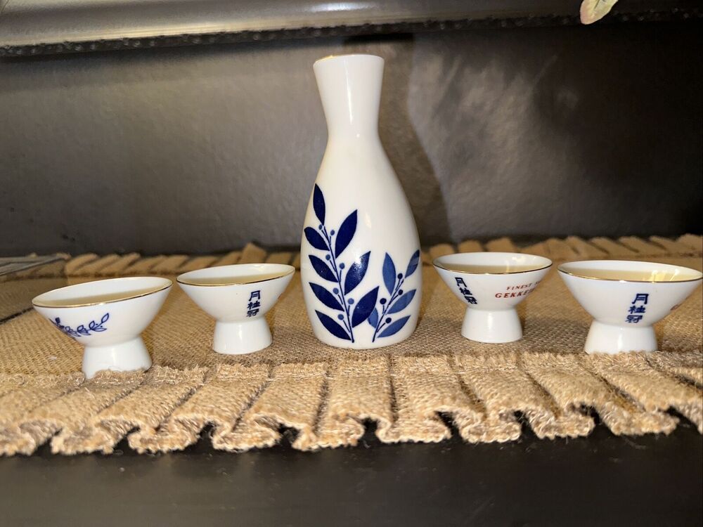 Finest Sake Gekkeikan Porcelain 5 Piece Set Made in Japan EUC